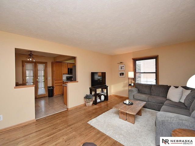 3016 S 49th Street, Omaha, NE 68106