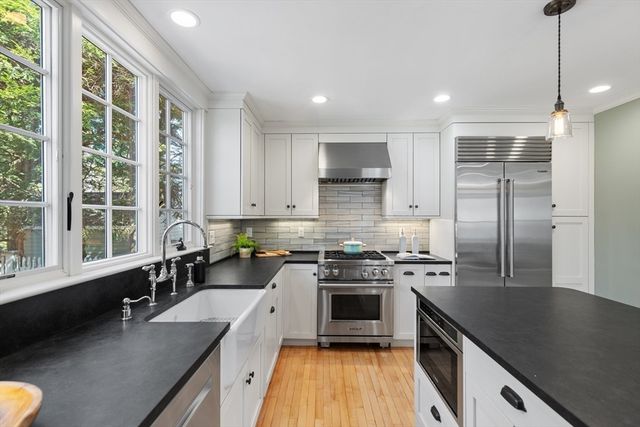 11 Lincoln St, Arlington, MA 02476