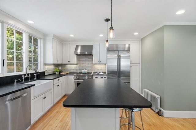 11 Lincoln St, Arlington, MA 02476