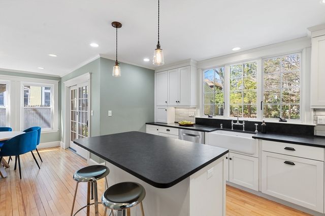11 Lincoln St, Arlington, MA 02476
