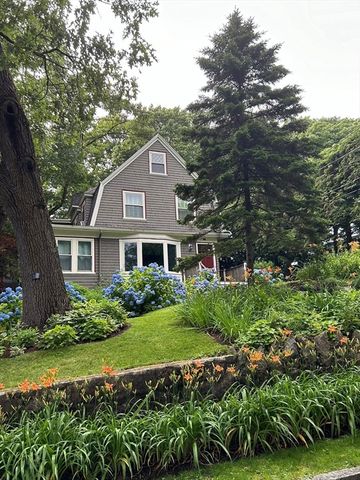 11 Lincoln St, Arlington, MA 02476