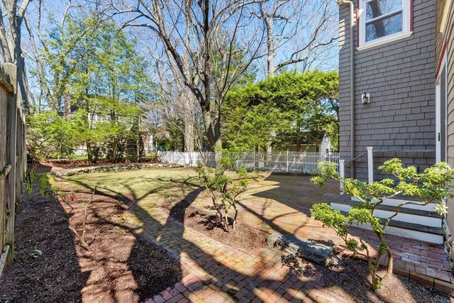 11 Lincoln St, Arlington, MA 02476