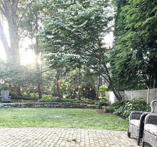 11 Lincoln St, Arlington, MA 02476