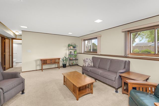 3290 147th Street W, Rosemount, MN 55068
