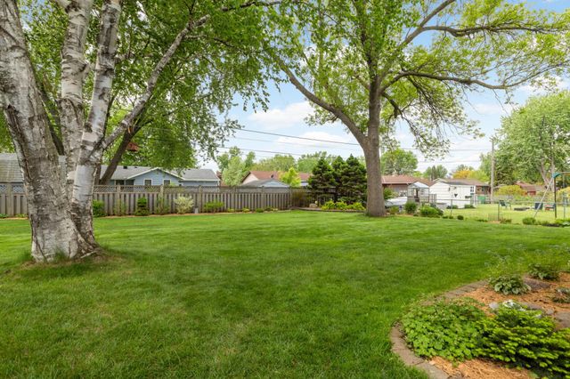 3290 147th Street W, Rosemount, MN 55068