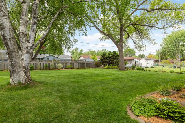3290 147th Street W, Rosemount, MN 55068
