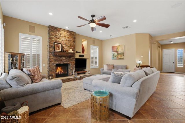 6446 W MAYA Way, Phoenix, AZ 85083