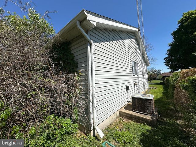120 CHANCELLOR DRIVE, Chambersburg, PA 17201