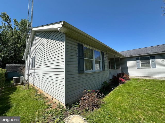 120 CHANCELLOR DRIVE, Chambersburg, PA 17201