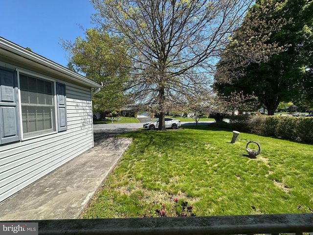 120 CHANCELLOR DRIVE, Chambersburg, PA 17201