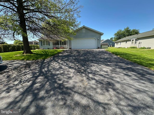 120 CHANCELLOR DRIVE, Chambersburg, PA 17201