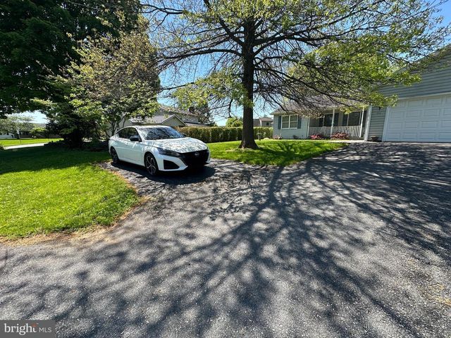 120 CHANCELLOR DRIVE, Chambersburg, PA 17201