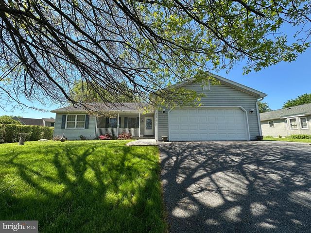 120 CHANCELLOR DRIVE, Chambersburg, PA 17201
