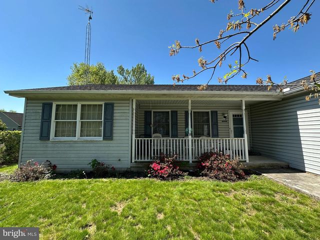 120 CHANCELLOR DRIVE, Chambersburg, PA 17201