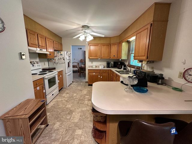 120 CHANCELLOR DRIVE, Chambersburg, PA 17201