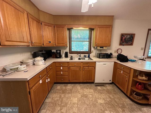 120 CHANCELLOR DRIVE, Chambersburg, PA 17201