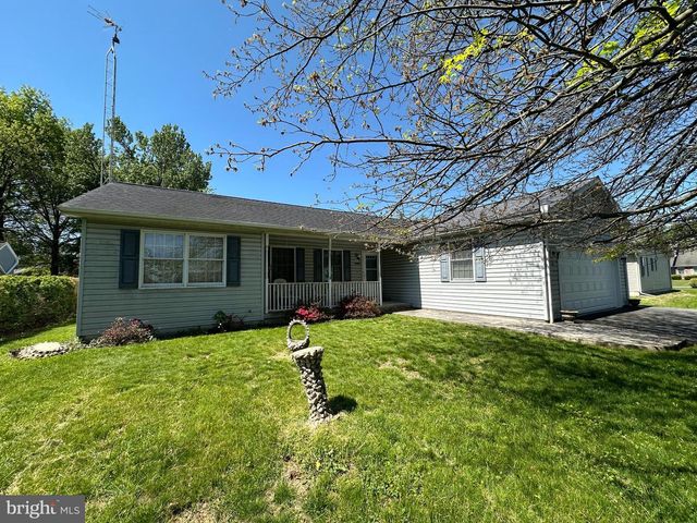 120 CHANCELLOR DRIVE, Chambersburg, PA 17201