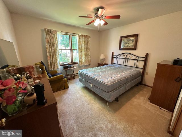 120 CHANCELLOR DRIVE, Chambersburg, PA 17201