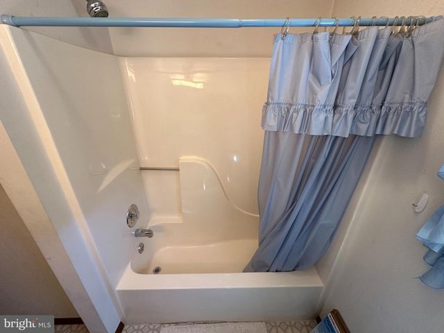 120 CHANCELLOR DRIVE, Chambersburg, PA 17201