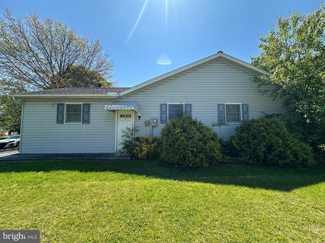 120 CHANCELLOR DRIVE, Chambersburg, PA 17201