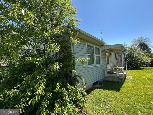 120 CHANCELLOR DRIVE, Chambersburg, PA 17201