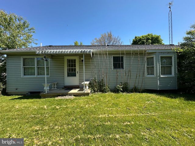 120 CHANCELLOR DRIVE, Chambersburg, PA 17201