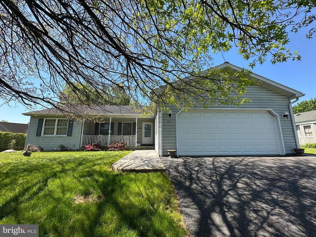 120 CHANCELLOR DRIVE, Chambersburg, PA 17201