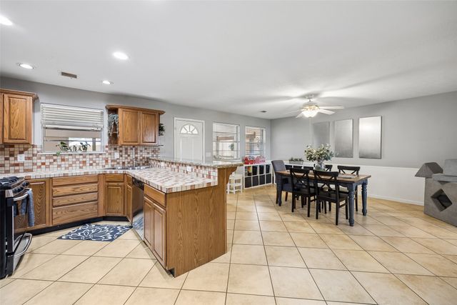 635 Classen Drive, Dallas, TX 75218