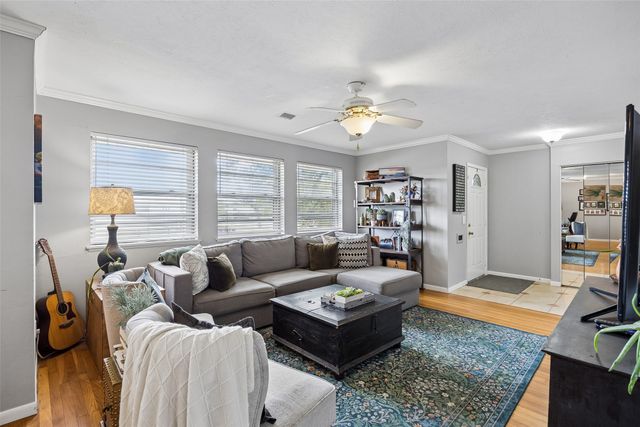 635 Classen Drive, Dallas, TX 75218