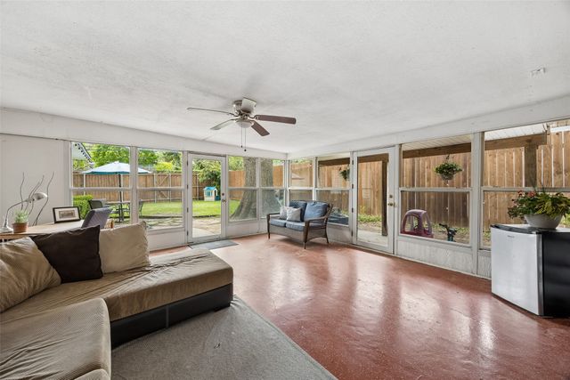 635 Classen Drive, Dallas, TX 75218