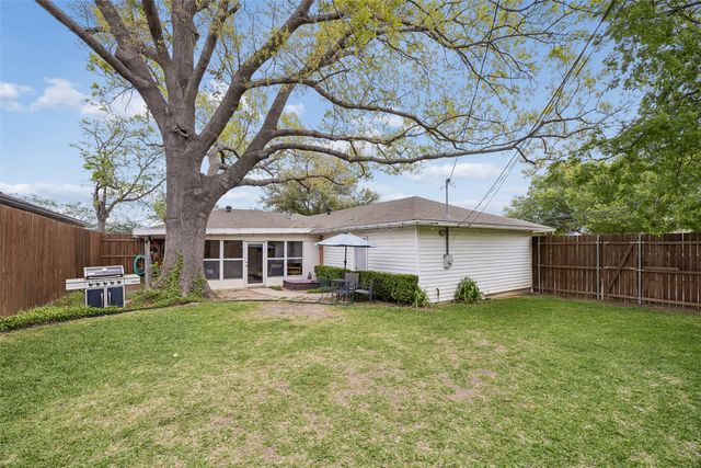 635 Classen Drive, Dallas, TX 75218