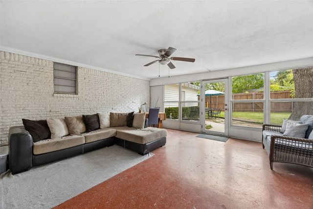 635 Classen Drive, Dallas, TX 75218