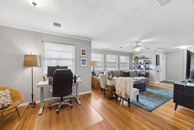 635 Classen Drive, Dallas, TX 75218