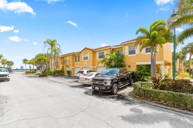 1140 Lake Shore Drive 202, Lake Park, FL 33403