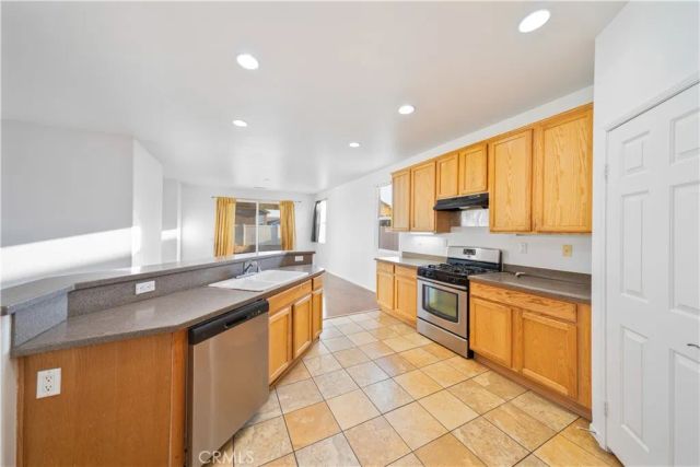 11797 Maywood, Adelanto, CA 92301