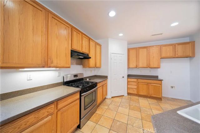 11797 Maywood, Adelanto, CA 92301