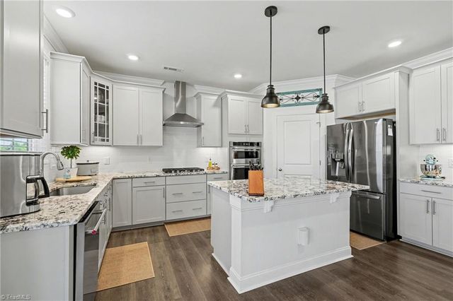 8003 Summit Park Drive, Pfafftown, NC 27040