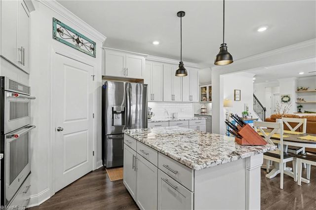 8003 Summit Park Drive, Pfafftown, NC 27040