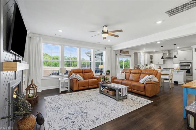 8003 Summit Park Drive, Pfafftown, NC 27040