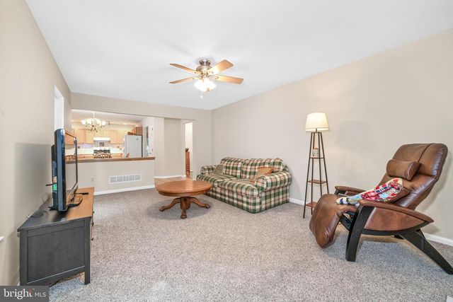 15 CHARLES PT. PT, Newark, DE 19702