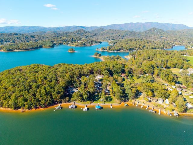 128 Cardinal Lane, Hayesville, NC 28904