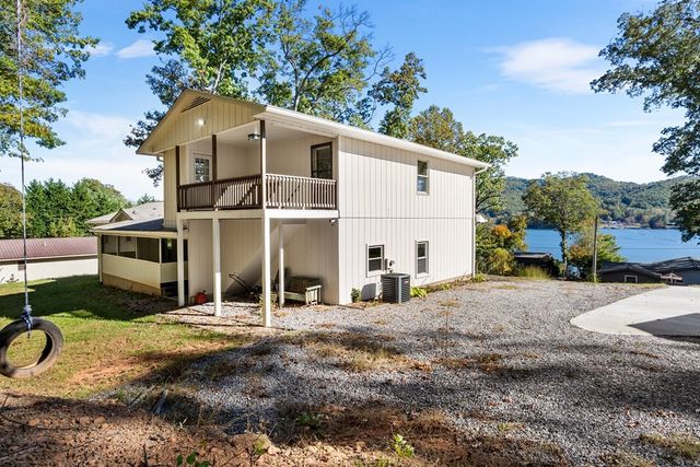 128 Cardinal Lane, Hayesville, NC 28904