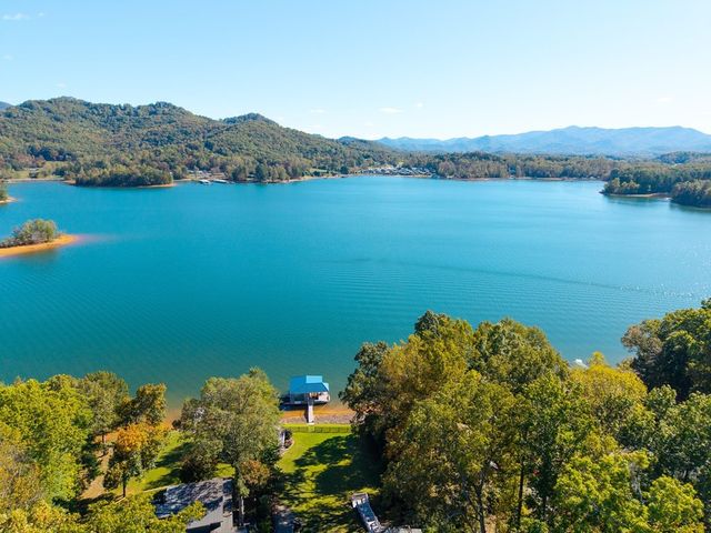 128 Cardinal Lane, Hayesville, NC 28904