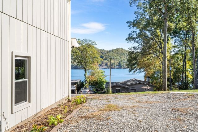 128 Cardinal Lane, Hayesville, NC 28904