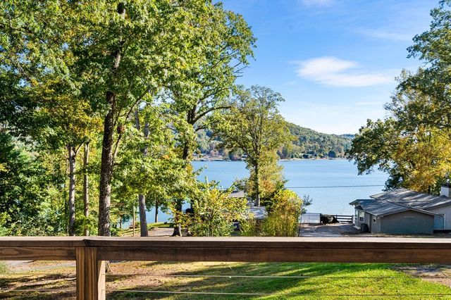 128 Cardinal Lane, Hayesville, NC 28904