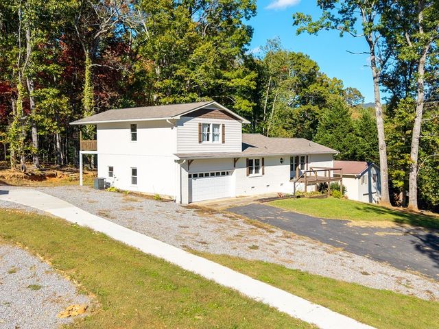 128 Cardinal Lane, Hayesville, NC 28904