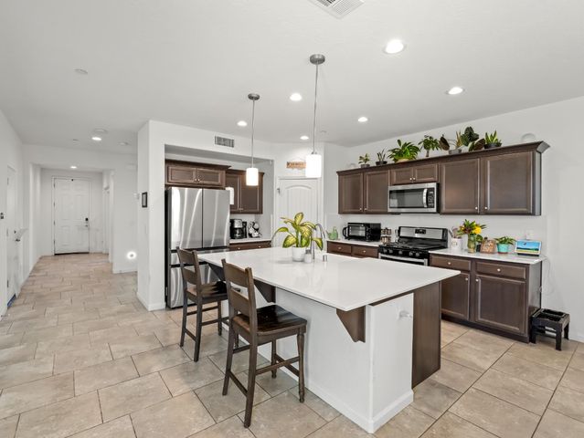 4225 N Sandrini Avenue, Fresno, CA 93723