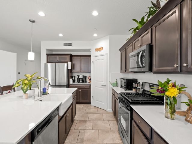 4225 N Sandrini Avenue, Fresno, CA 93723