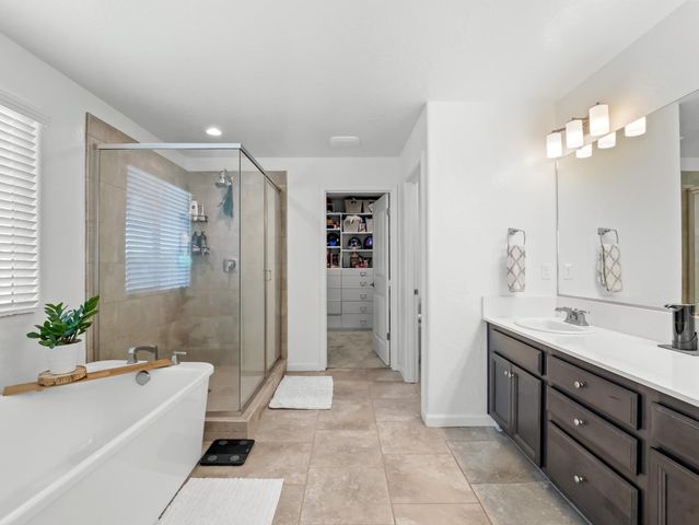 4225 N Sandrini Avenue, Fresno, CA 93723