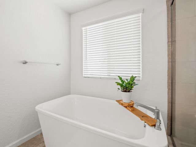 4225 N Sandrini Avenue, Fresno, CA 93723